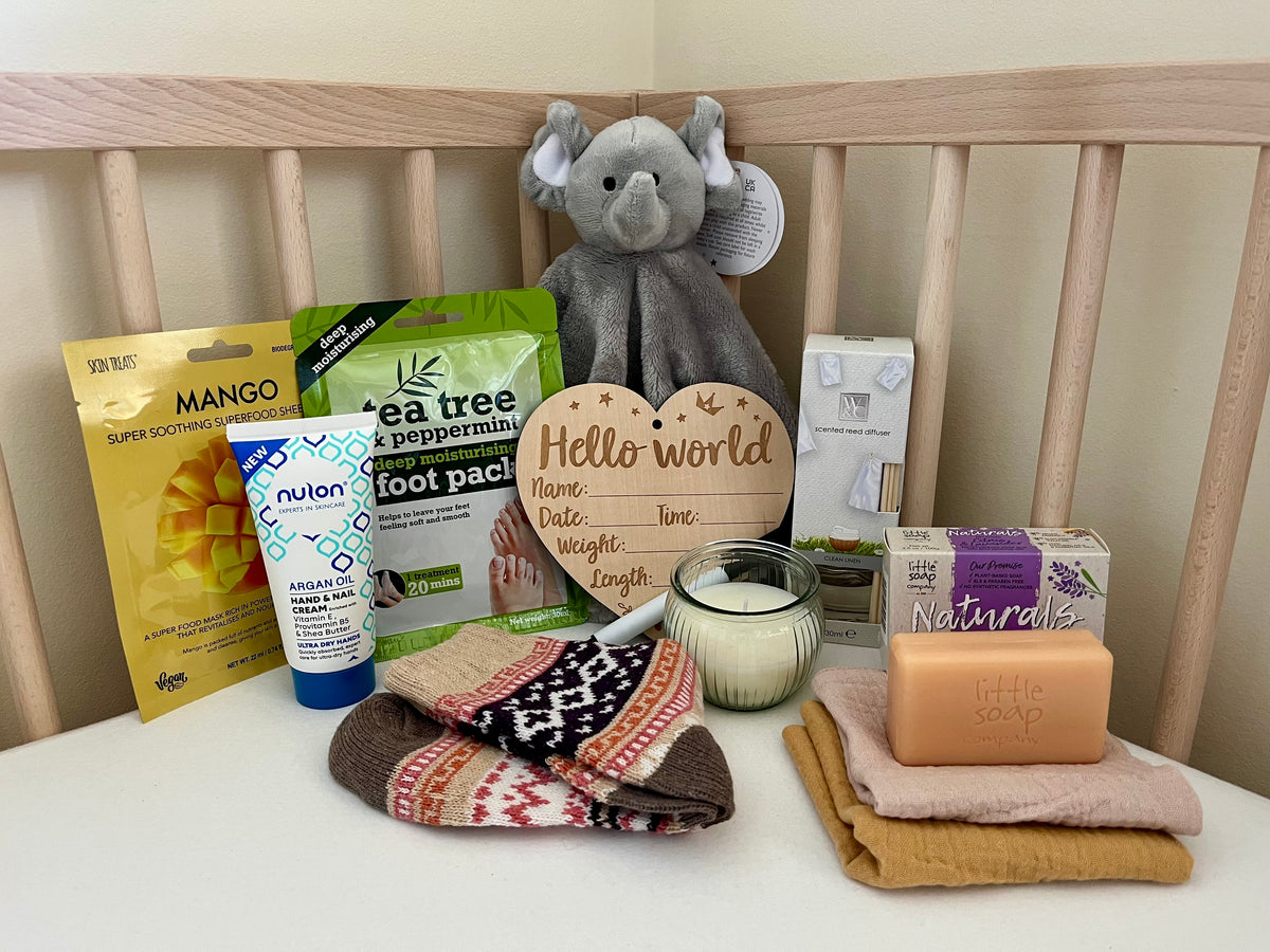 The Hello World Mum & Baby Pregnancy Bundle (11 Treats)