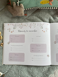 Baby's First Year: New Mum & Baby Memories Keepsake Set