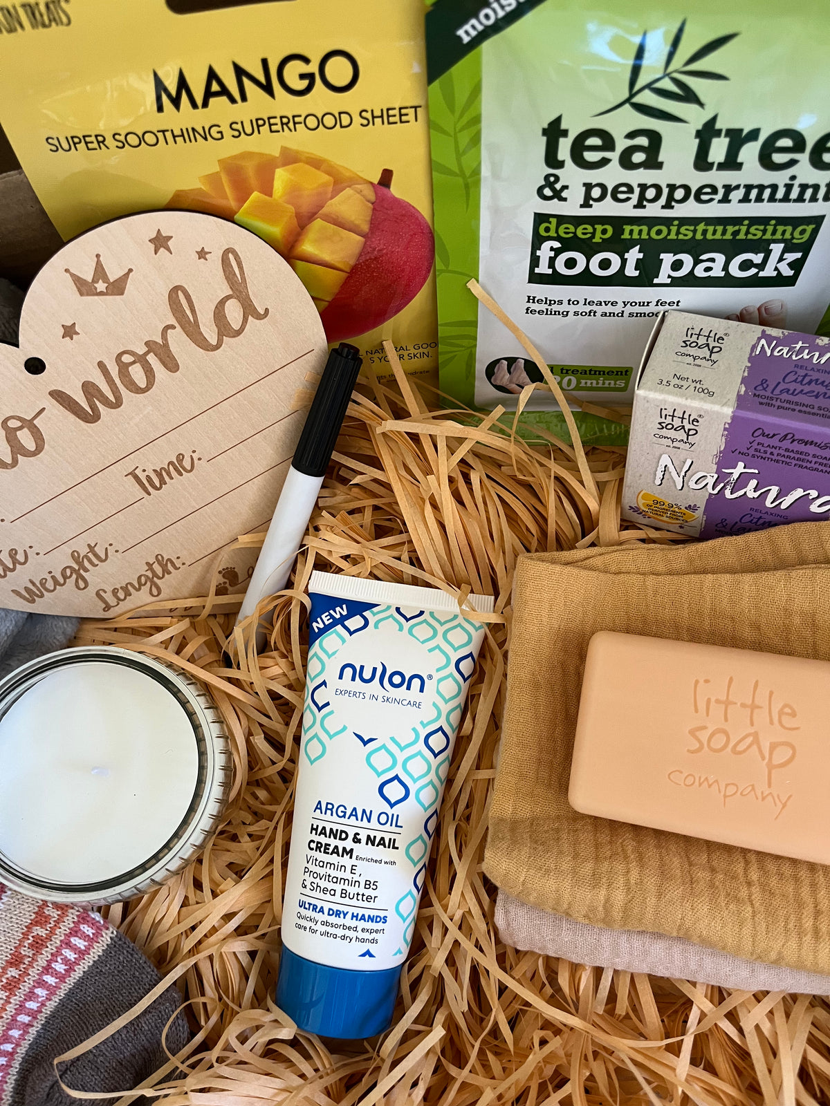 The Hello World Mum & Baby Pregnancy Bundle (11 Treats)